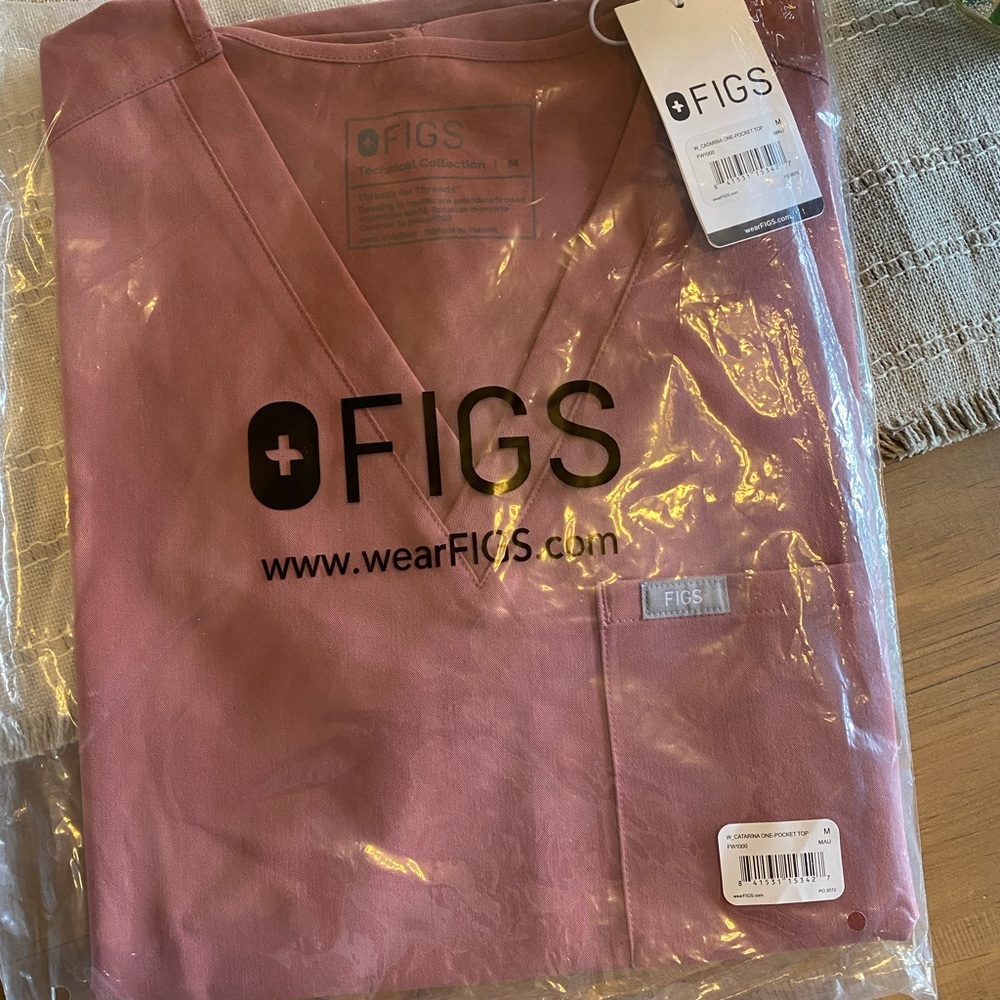 Figs Mauve one pocket scrub top